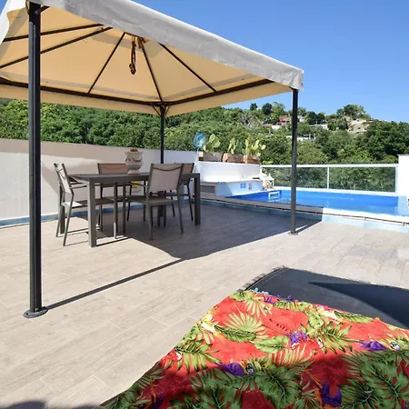 Amazing Home In Casamicciola Terme With Sauna 펜션